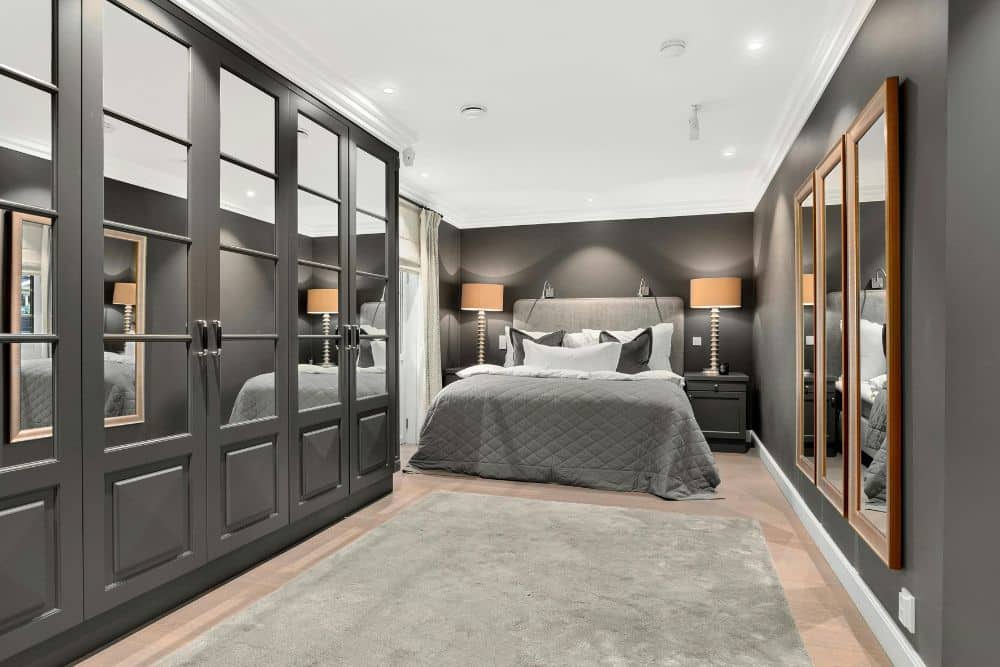 ארון חכם בחדר שינה