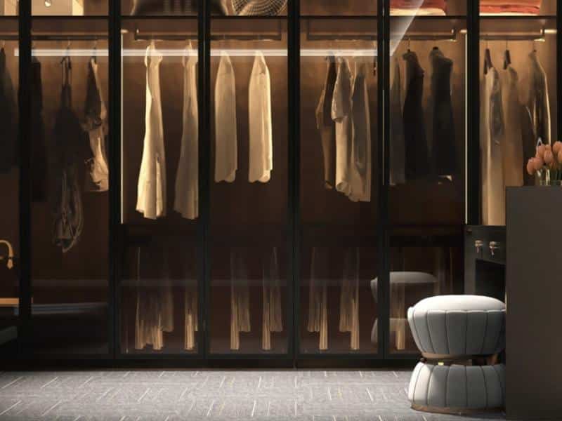 ארון עם תאורה