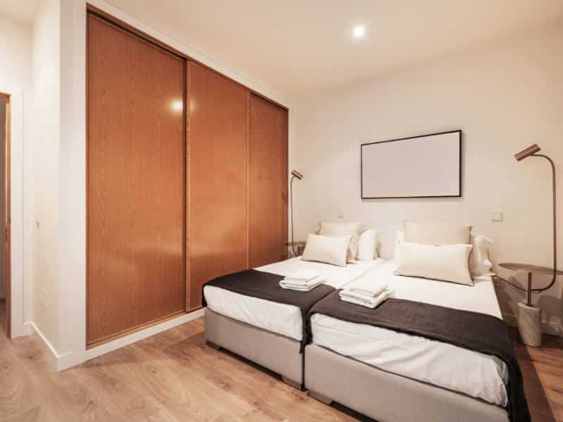 ארון הזזה לחדר קטן