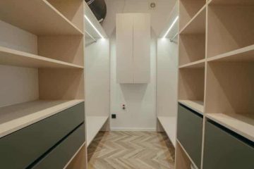 חדרי ארונות קטנים: 5 טיפים לעיצוב חכם שמגדיל את המרחב